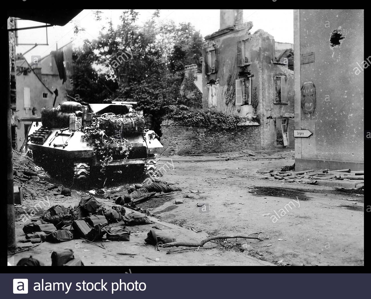 Best Ww Pictures Knocked Out Us M10 Tank Destroyer In St Lo Normandy France 7 1944 Stock Photo Alamy Best Ww Pictures Knocked Out Us M10 Tank Destroyer In St Lo Normandy France 7 1944 Stock Photo Alamy