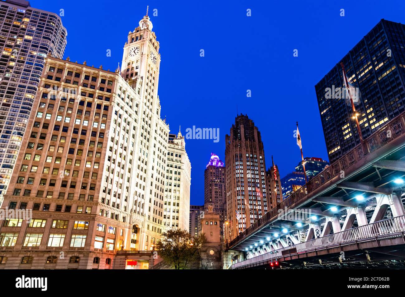 Downtown Chicago at Michigan Avenue Bridge Stock Photo Alamy