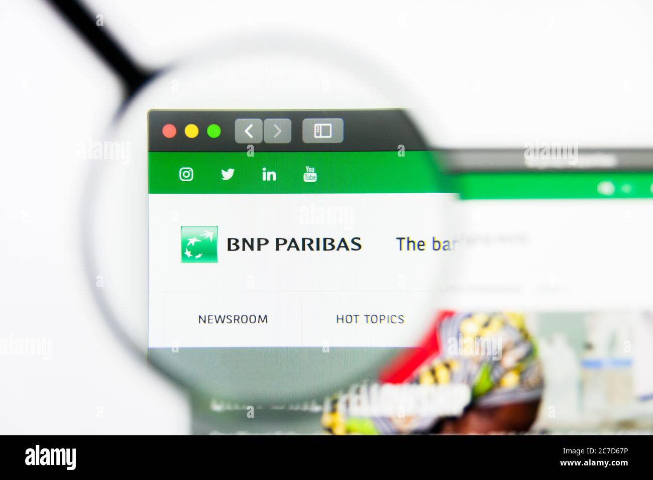 Los Angeles, California, USA - 24 March 2019: Illustrative Editorial of BNP Paribas website homepage. BNP Paribas logo visible on display screen. Stock Photo