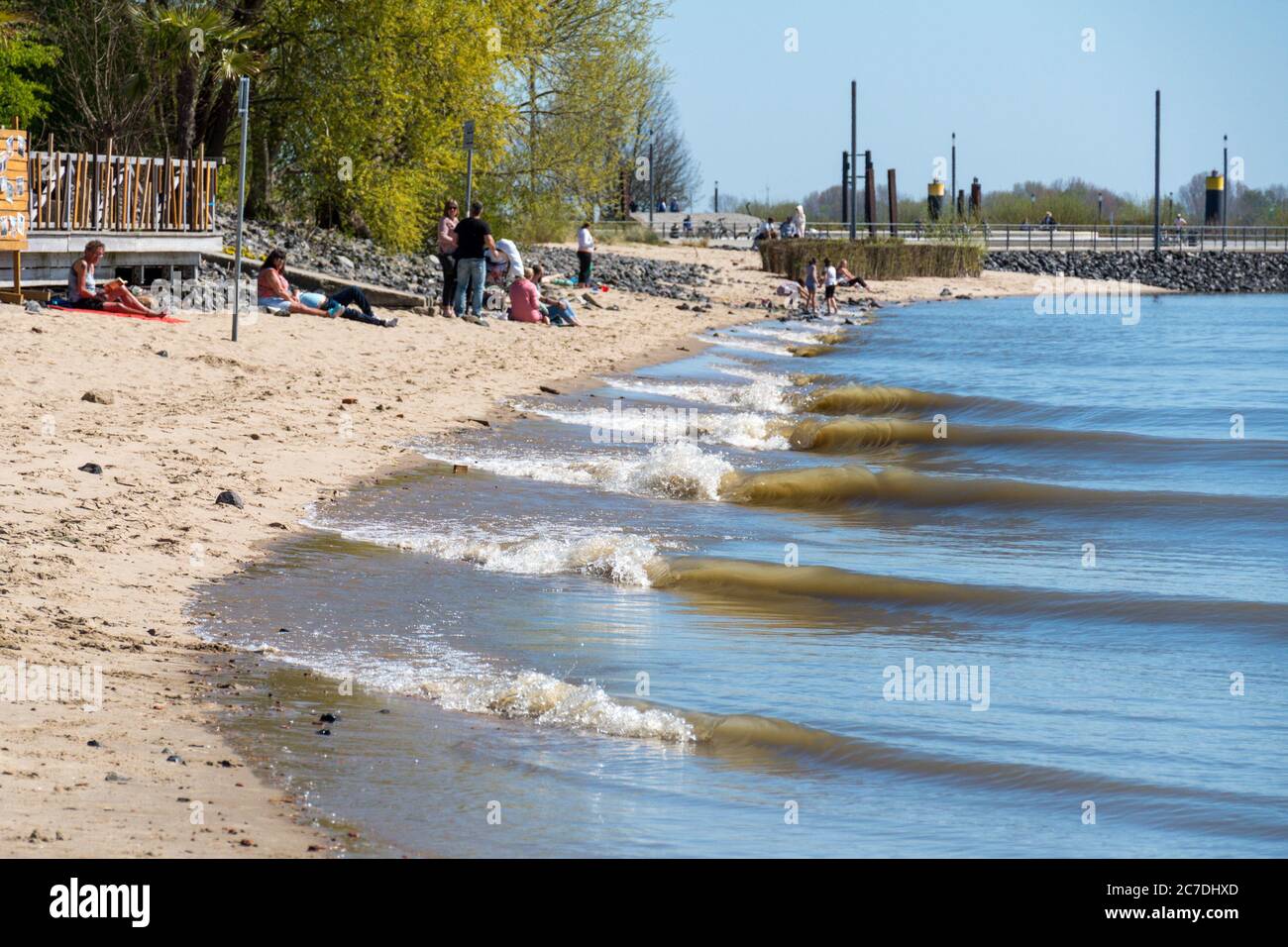 Elbstrand bei Wedel,Hamburg, Beach-Club 28 Grad, Strandbad Wedel, 18.04
