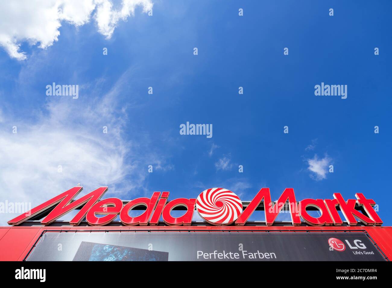 MediaMarkt - Media Markt storefront in Eindhoven NL - Media Markt is a  German multinational chain of consumer electronics stores with over 1000  stores Stock Photo - Alamy