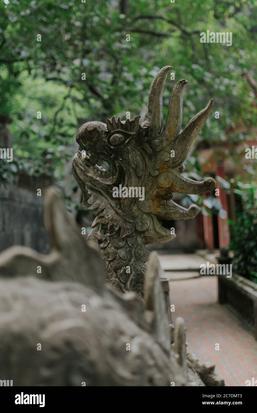 Chinese stone dragon fountain hi-res stock photography and images - Alamy