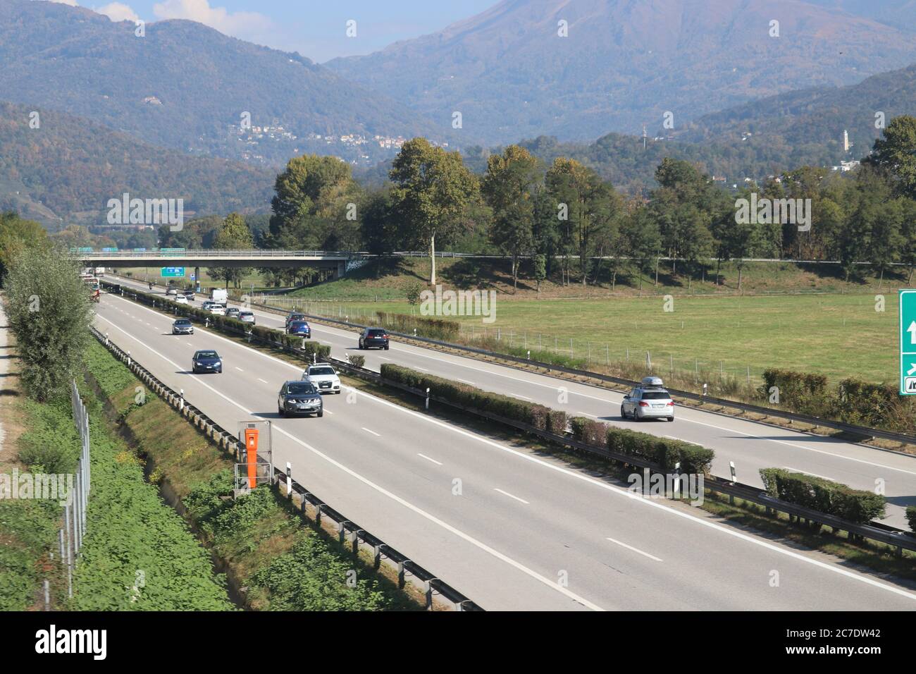 Outdoor shot car free hi-res stock photography and images - Alamy