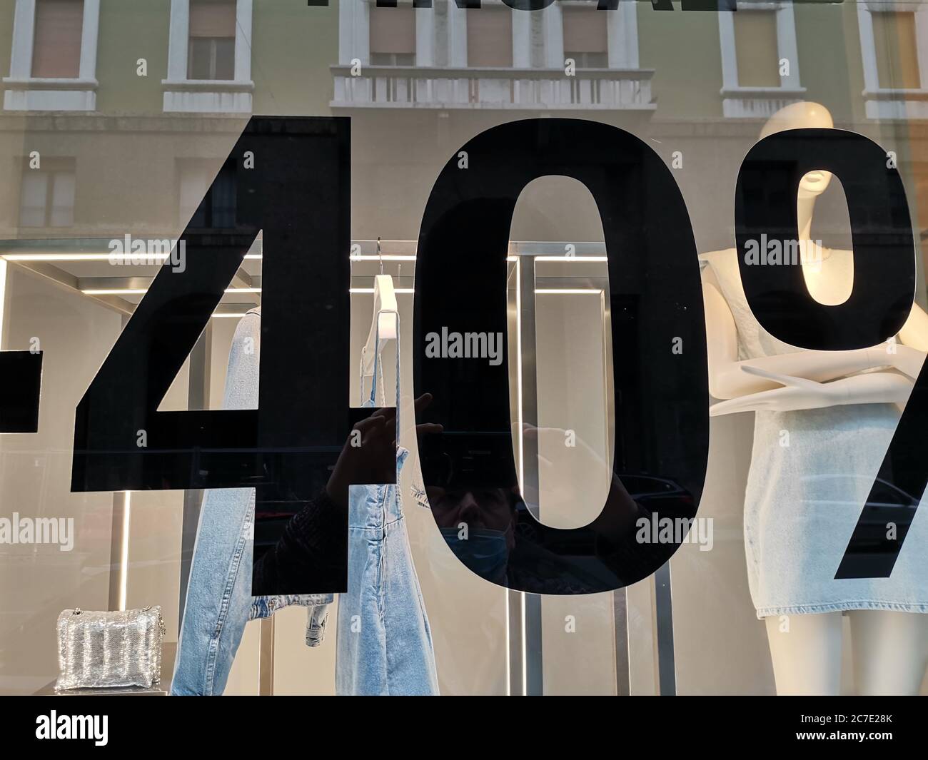 40% discounted sale at Zara Italy July 2020 Stock Photo - Alamy