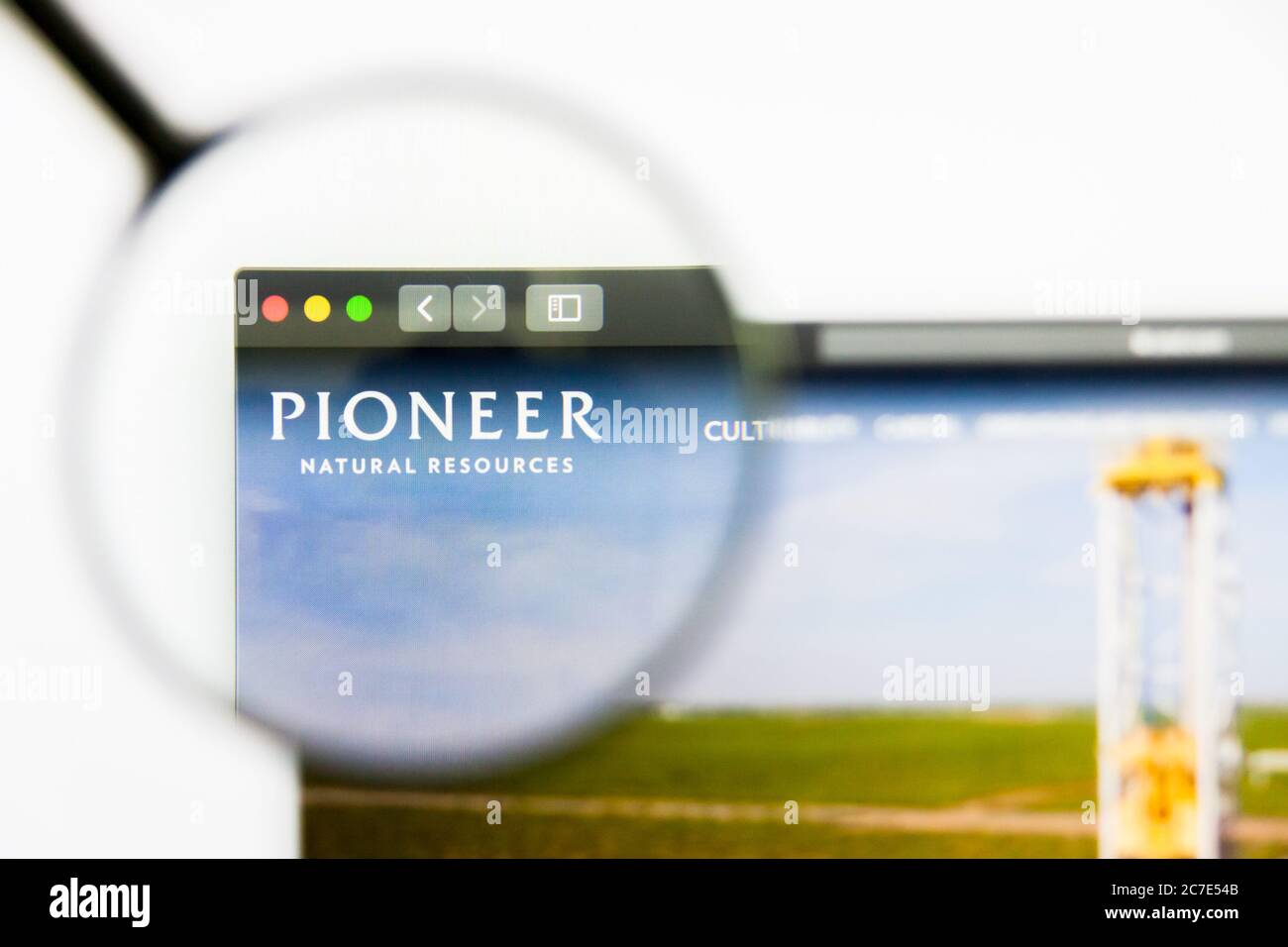 Los Angeles, California, USA - 25 March 2019: Illustrative Editorial of Pioneer Natural Resources website homepage. Pioneer Natural Resources logo Stock Photo