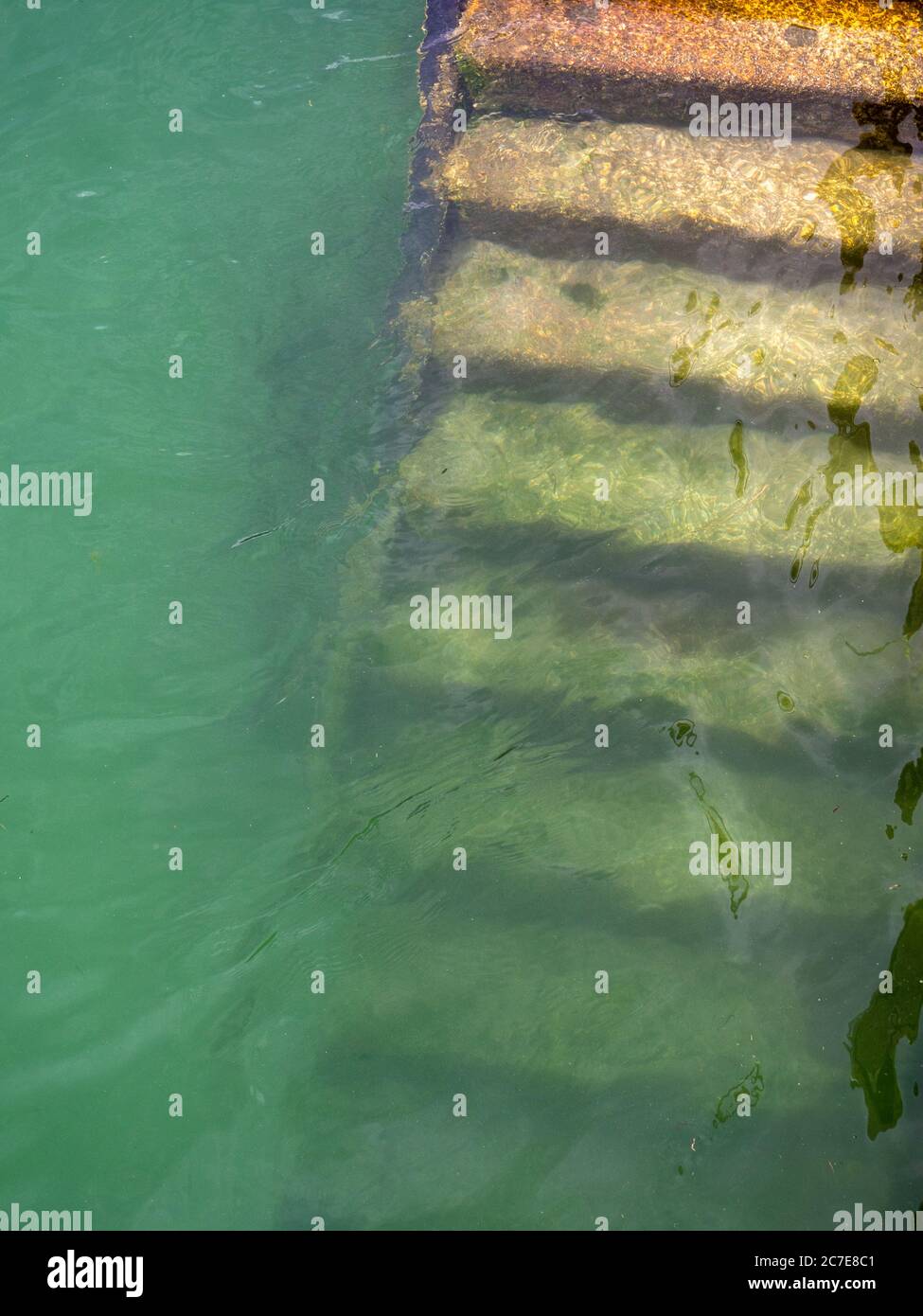Submerging hi-res stock photography and images - Alamy
