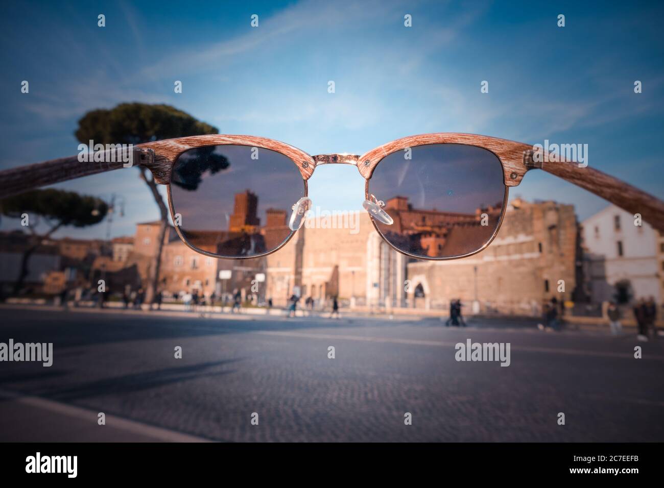 Gargoyle sunglasses hi-res stock photography and images - Alamy