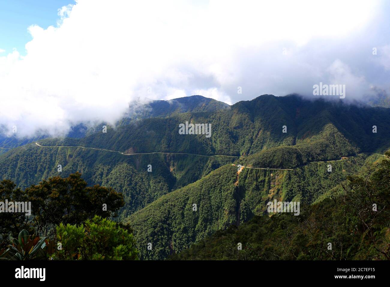 Death road bolivia hi-res stock photography and images - Alamy