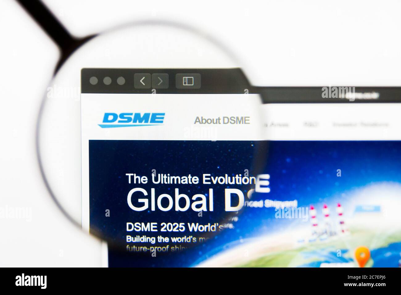 Los Angeles, California, USA - 13 March 2019: Illustrative Editorial, DSME website homepage. DSME logo visible on display screen Stock Photo
