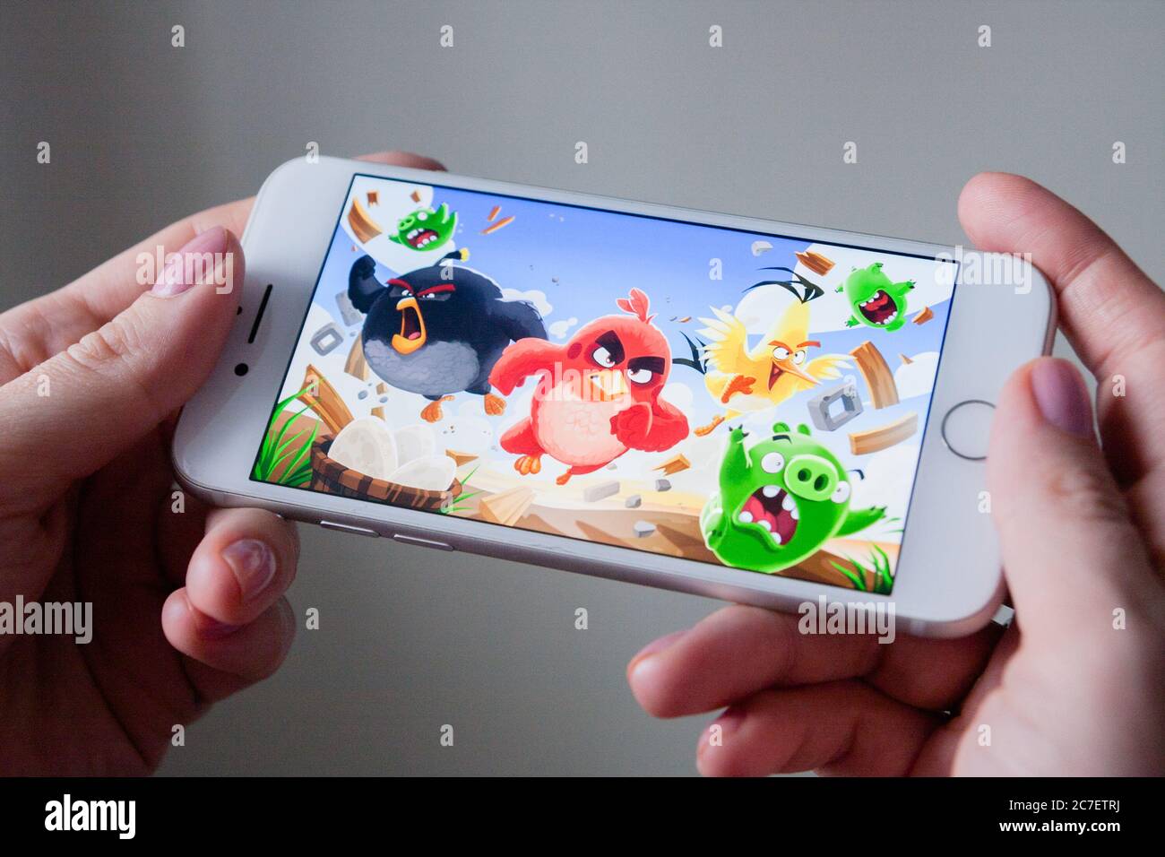 Foto de Jogos Do Iphone 4 e mais fotos de stock de Angry Birds - Jogo -  Angry Birds - Jogo, Aplicação móvel, Apple computers - iStock