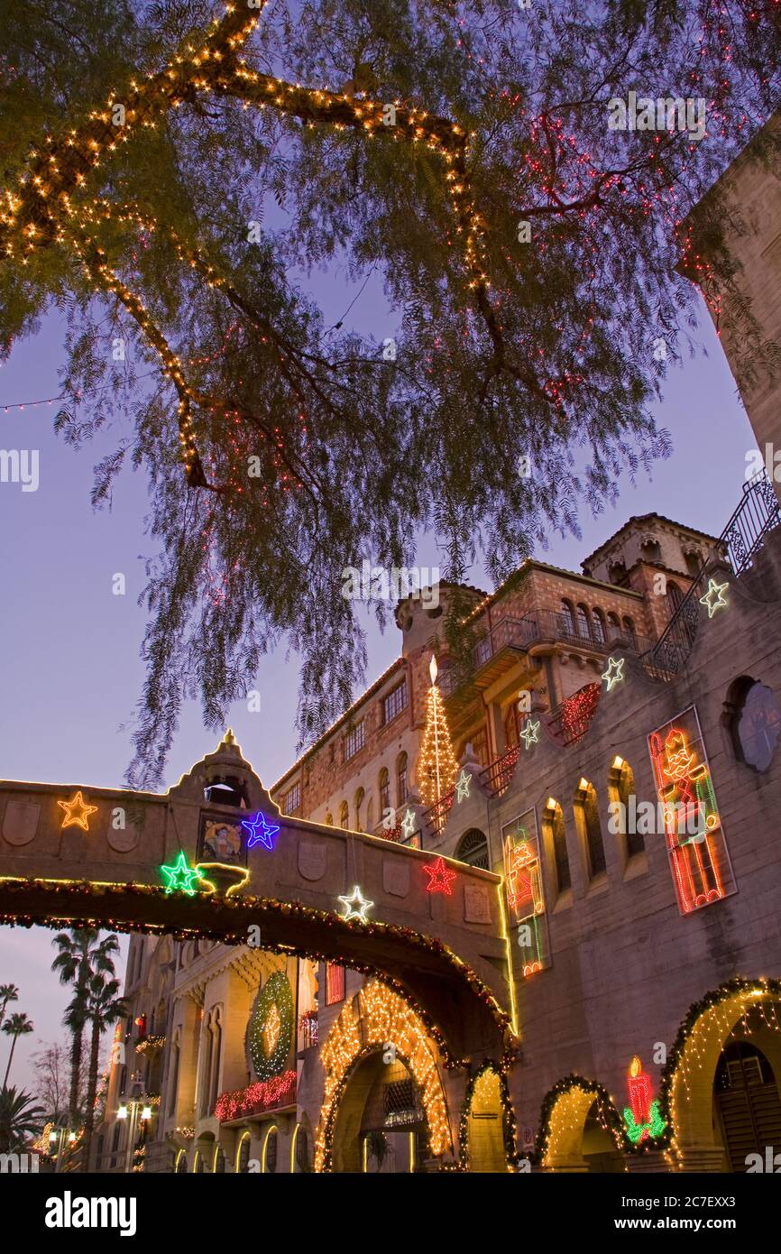 Mission inn festival of lights hires stock photography and images Alamy