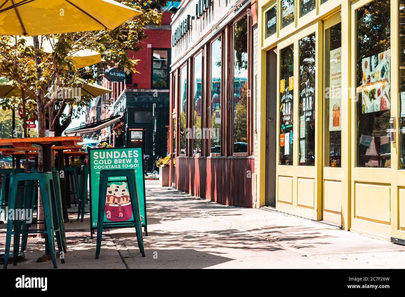 West Loop, Chicago-July 16, 2020: Outdoor dining helps restaurants comply with social distancing mandates. Stock Photo