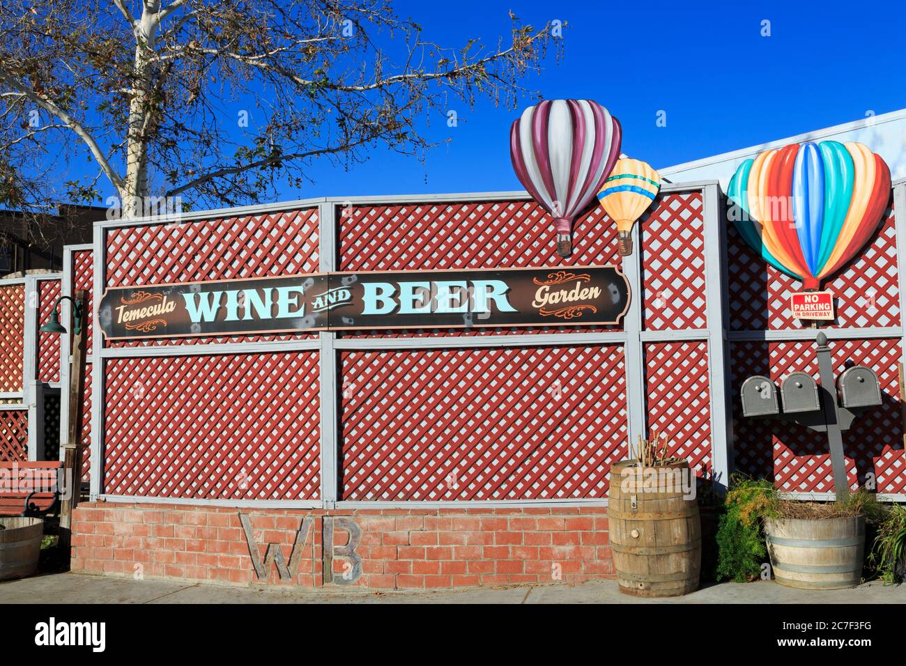 Riverside beer garden hires stock photography and images Alamy