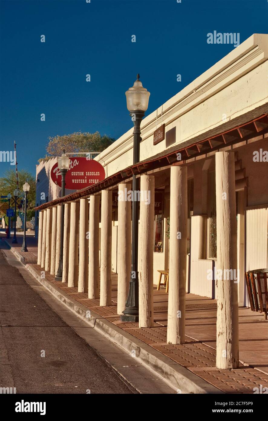 Row of shops fronts hires stock photography and images Alamy