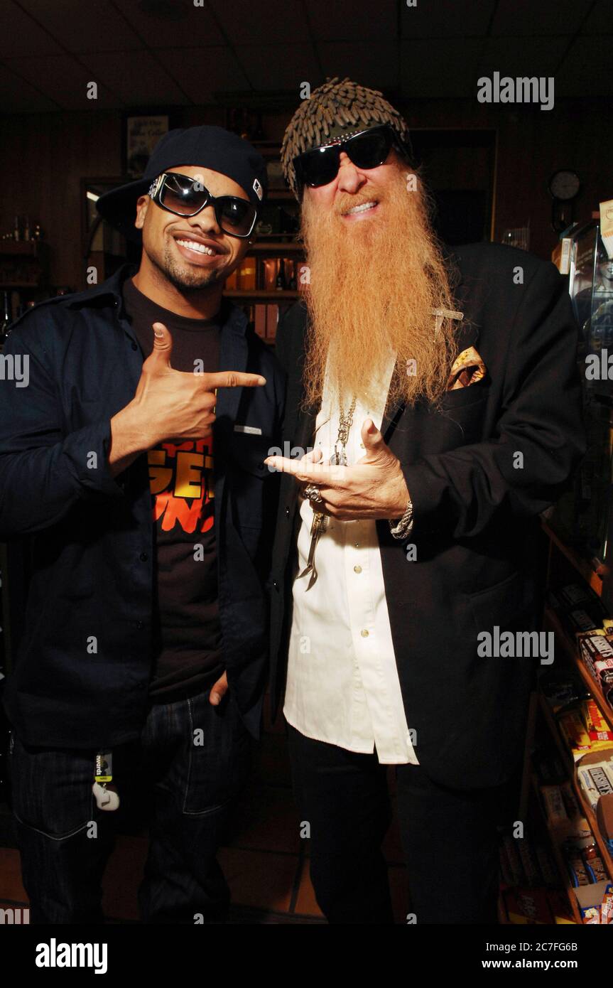 (L-R) Musician Raz B of B2K and Billy Gibbons of ZZ Top exclusive portrait at Gil Turner's on February 1, 2009 in West Hollywood, California. Credit: Jared Milgrim/The Photo Access Stock Photo