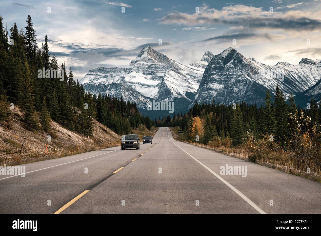 Driving in banff national park hi-res stock photography and images - Alamy