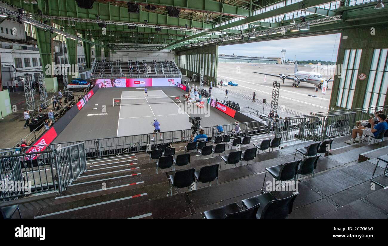 Hangar 6 High Resolution Stock Photography And Images Alamy