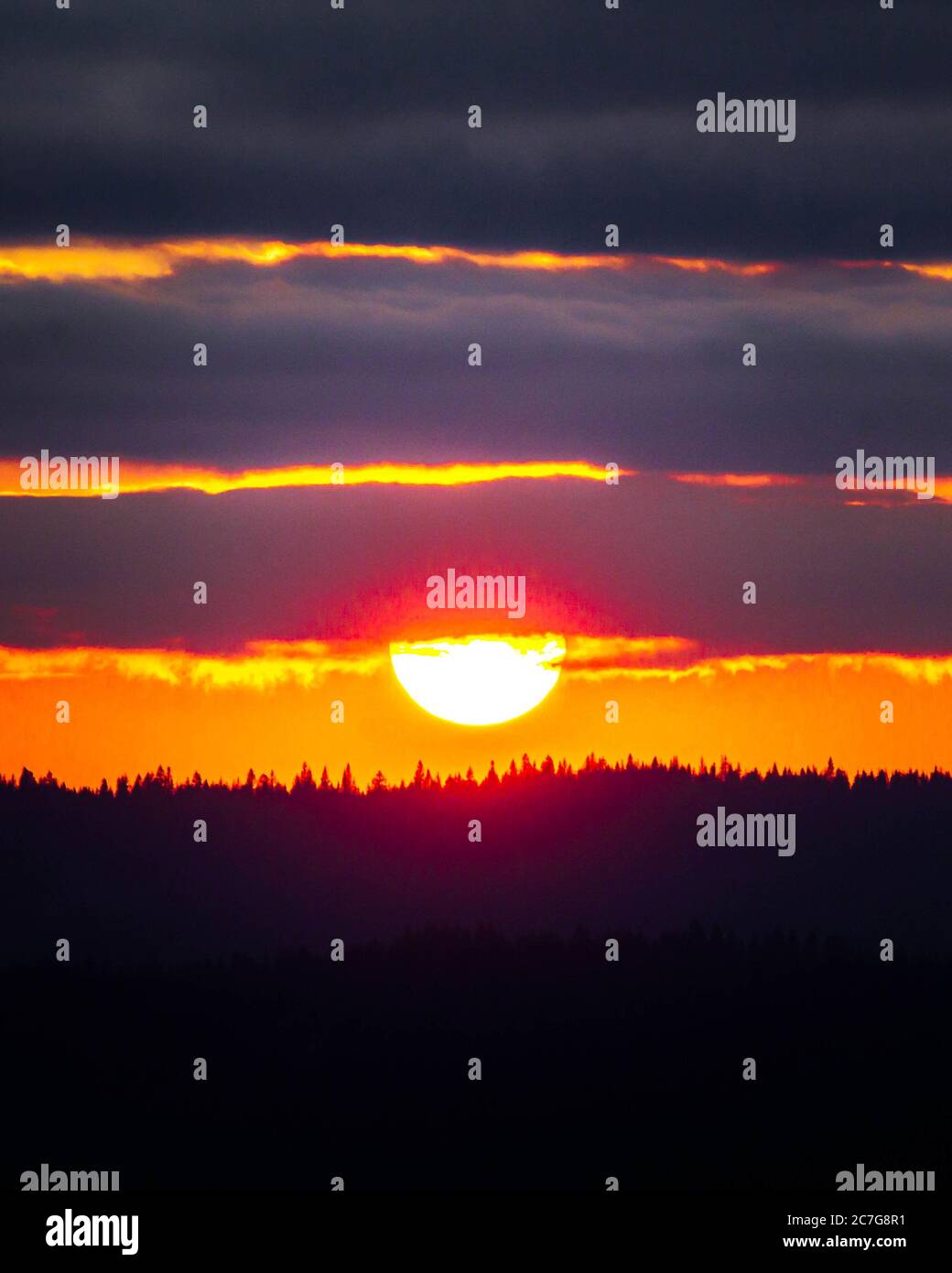 Vertical shot time lapse clouds hi-res stock photography and images - Alamy