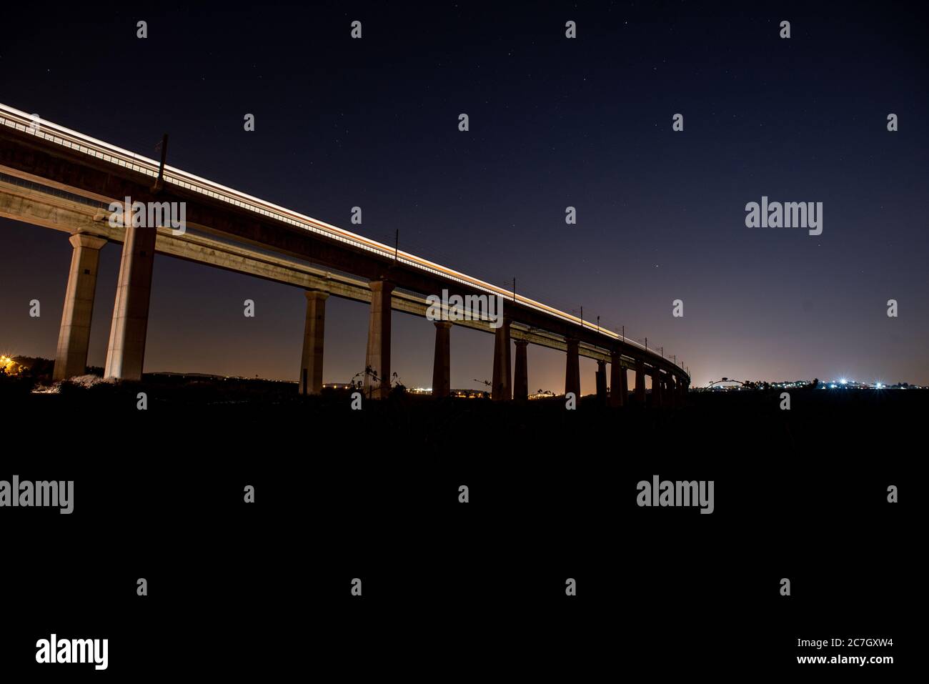 Night view trestle bridge hi-res stock photography and images - Alamy