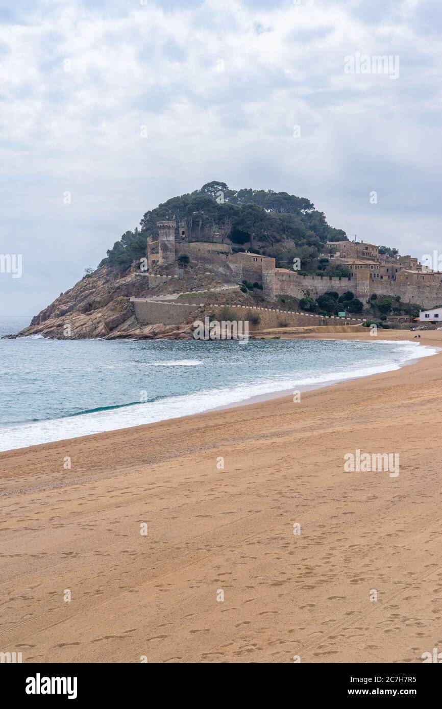 Europe, Spain, Catalonia, Gerona Province, La Selva, Tossa de Mar, view of Tossa de Mar beach and the fortress on the hill at its end Stock Photo
