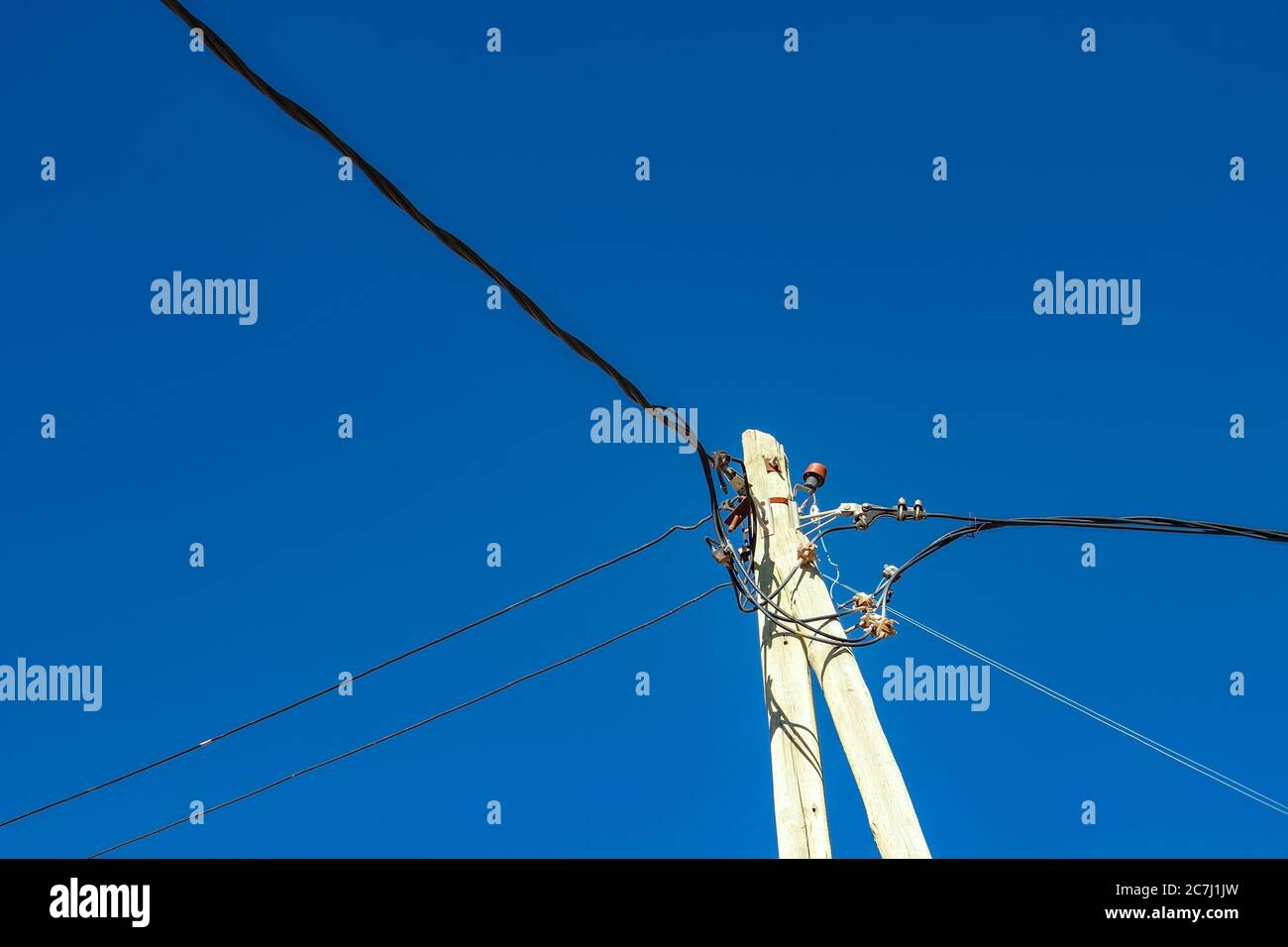 Old wooden electric pole wires hi-res stock photography and images - Alamy