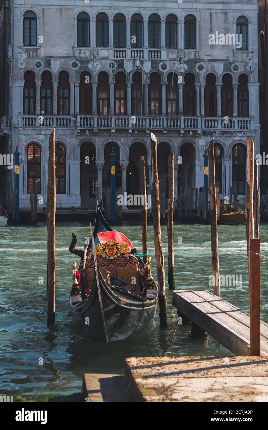 Vertical shot dock near hi-res stock photography and images - Alamy