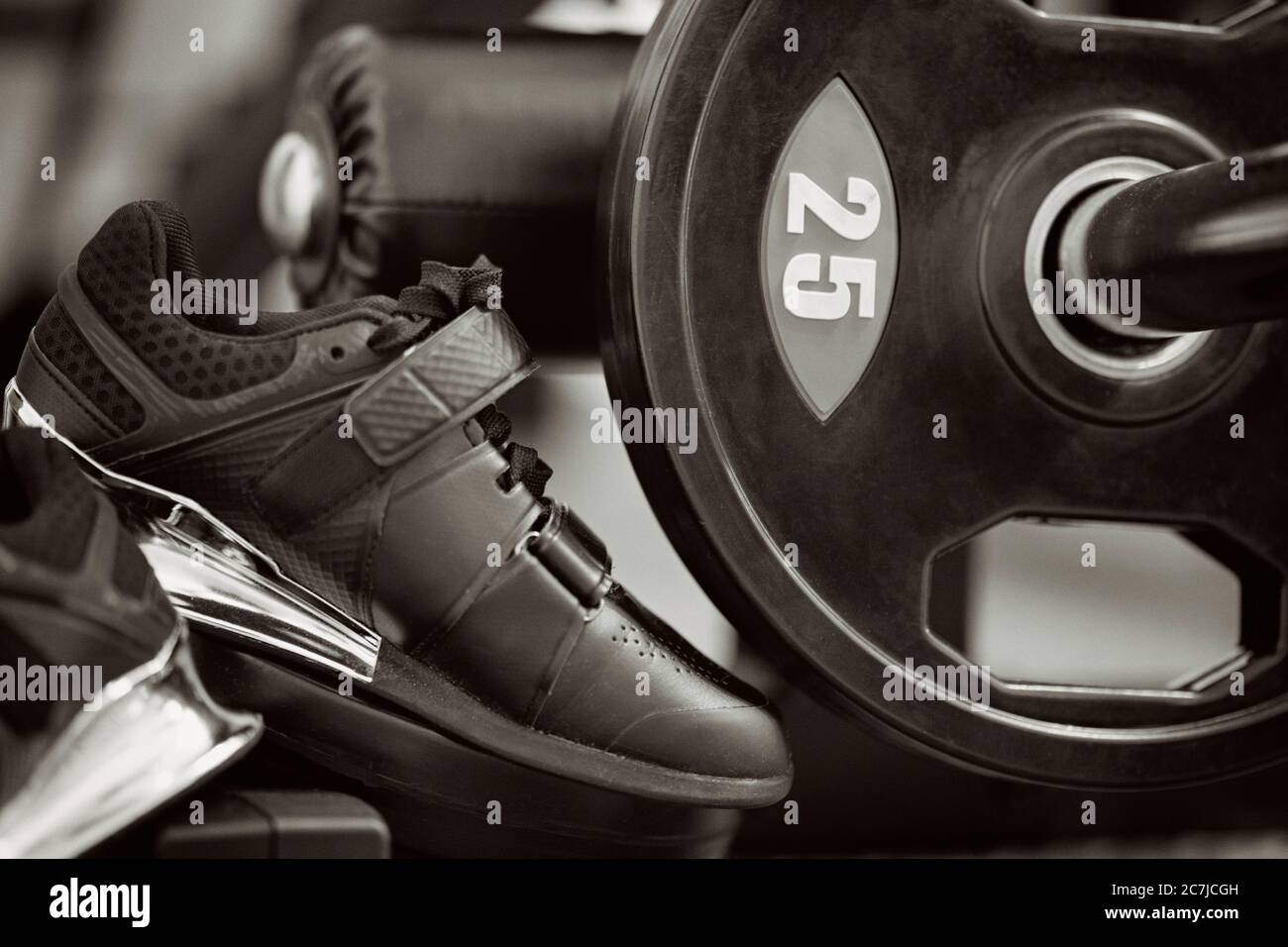 stores that sell weightlifting shoes