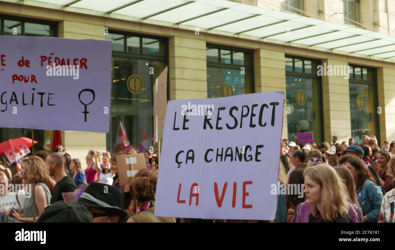 GENEVA, SWITZERLAND - Jun 14, 2019: Slogan féministe : Le respect ça change la vie Stock Photo