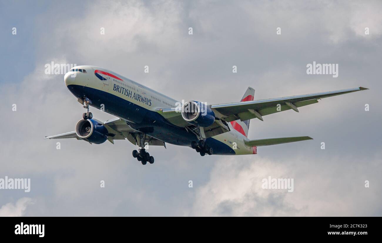 British Airways Boeing 777 G-YMMT on final approach to London-Heathrow Airport LHR Stock Photo