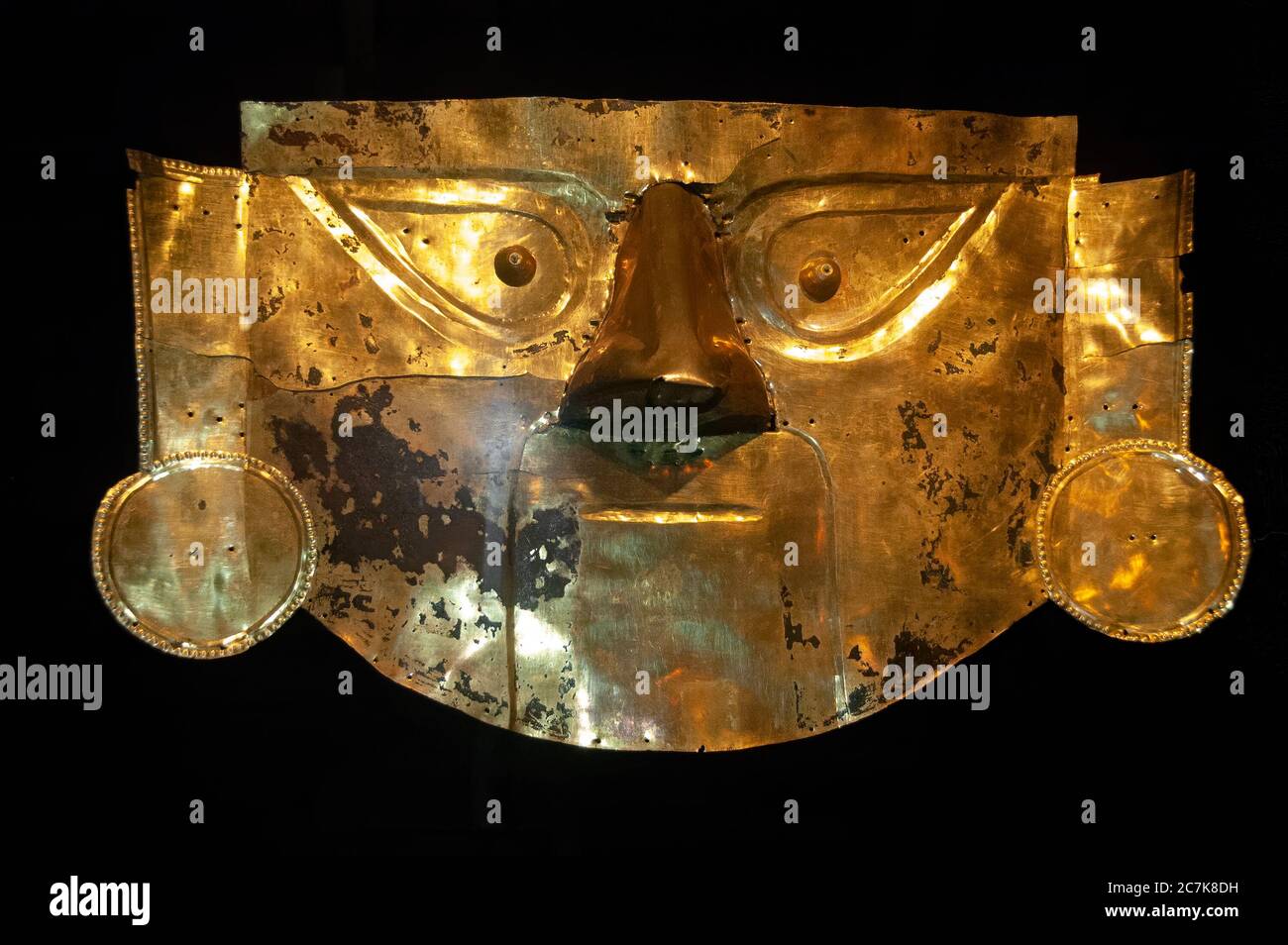 Download Gold Inca Mask High Resolution Stock Photography And Images Alamy PSD Mockup Templates