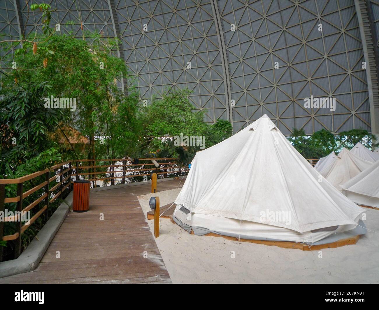 miniature display tent Tiny Temperatur-Bewertung:7°C Rooftop tent options for carport