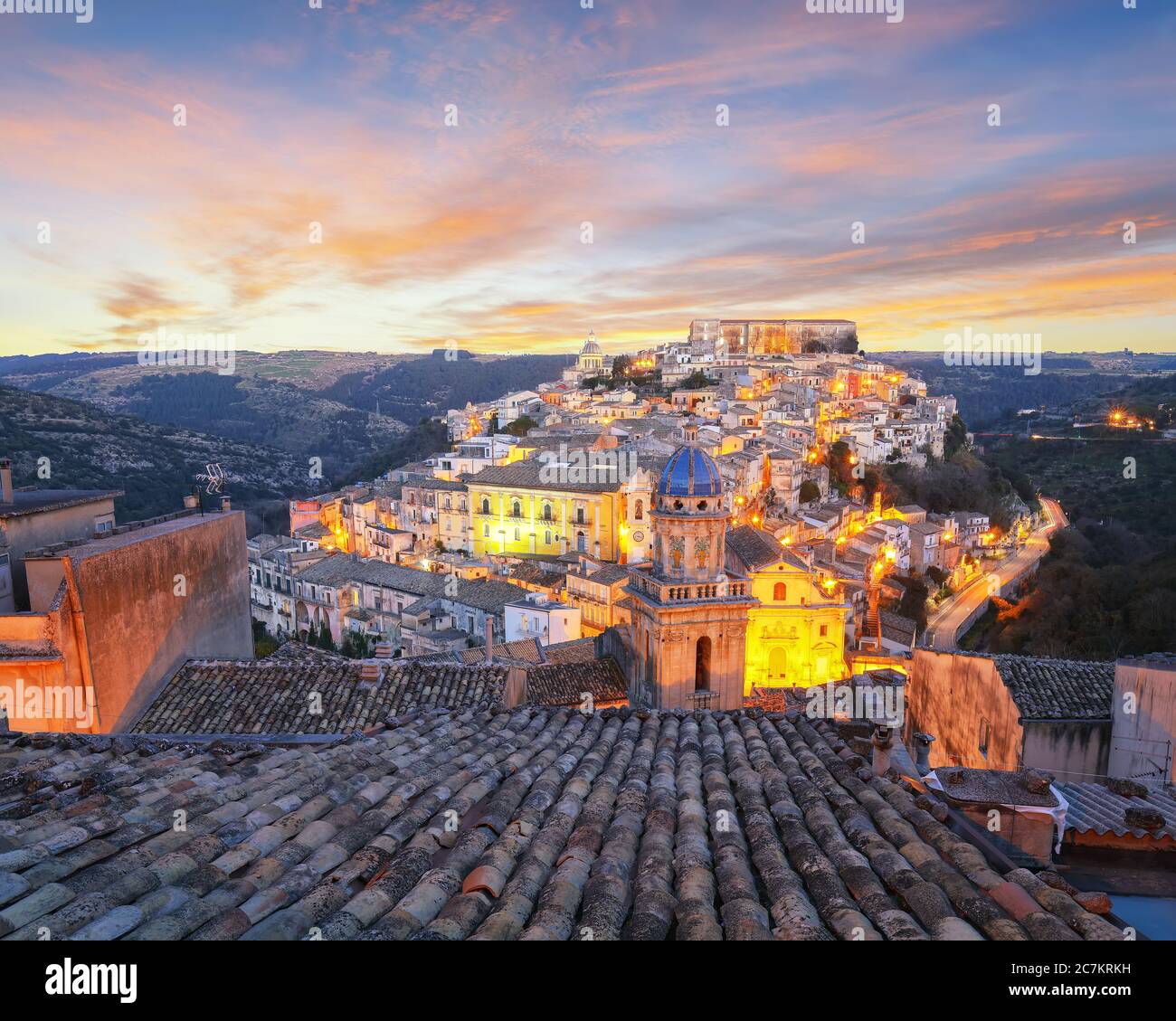 sunset-at-the-old-baroque-town-of-ragusa-ibla-in-sicily-historic