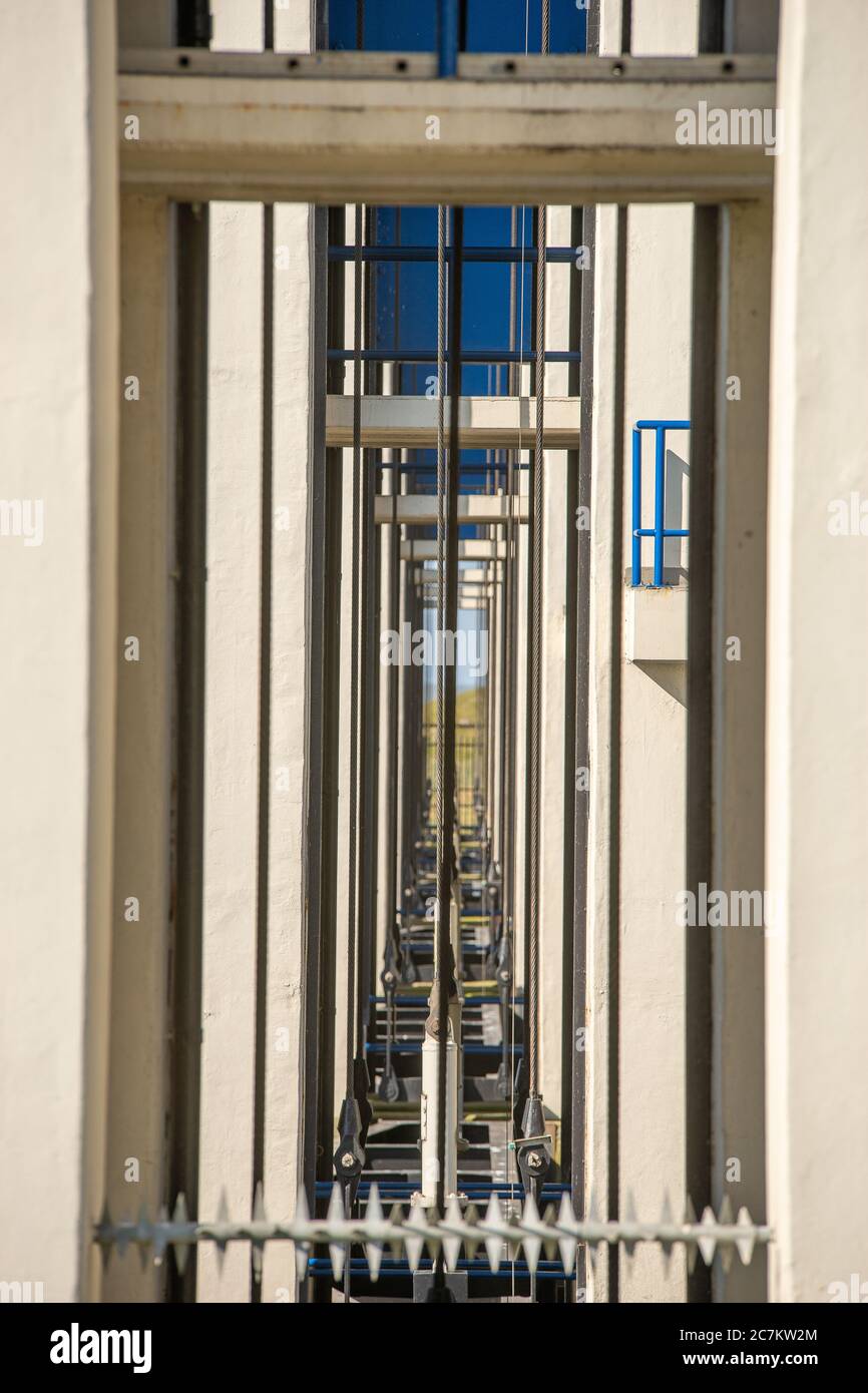 Window metal frames hi-res stock photography and images - Alamy