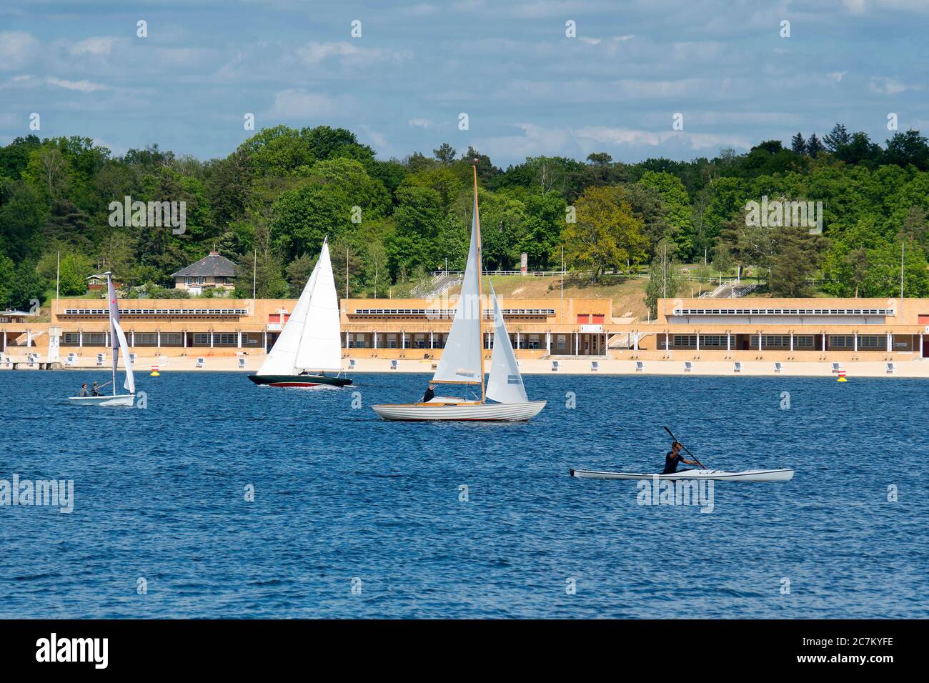 Berlin, Wannsee, view to the Wannsee lido, sailing boats and paddle boat Stock Photo