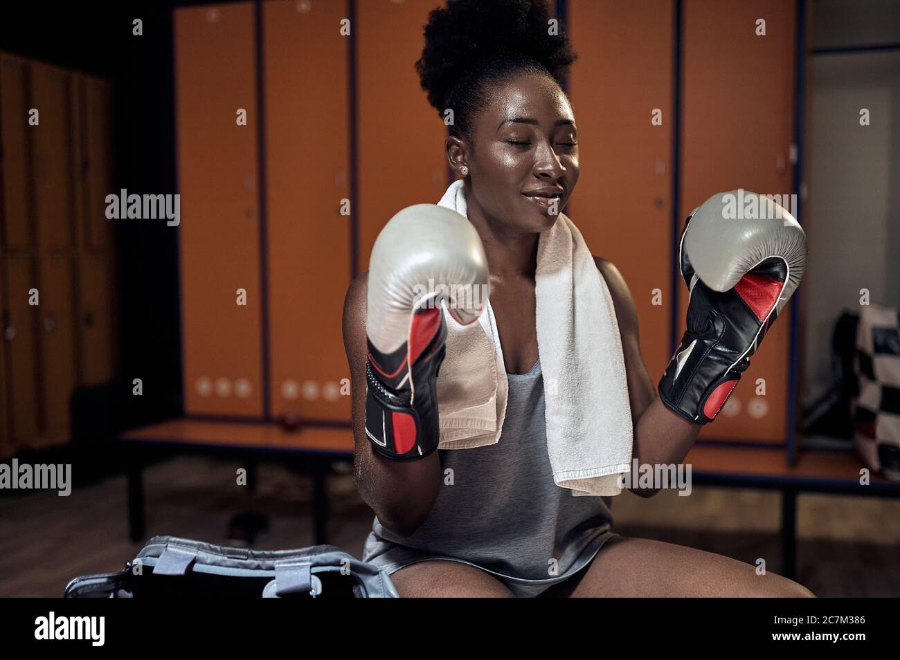 Female boxers hi-res stock photography and images - Alamy