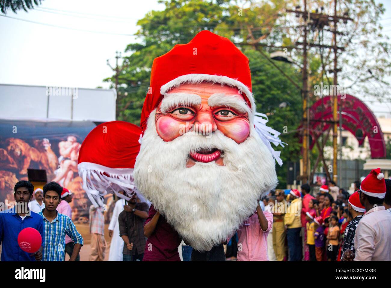 Buon Natale Kerala.Colourfully Dressed Upon Santa S Doing Flashmob From Buon Natale Christmas Fest Thrissur 2017 Thrissur Kerala India A Unique Christmas Celebration Whe Stock Photo Alamy