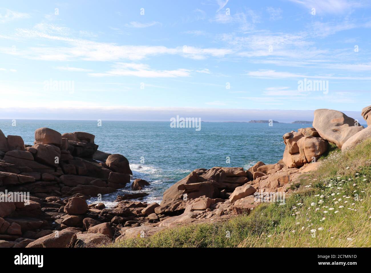 the-c-te-de-granit-rose-or-pink-granite-coast-france-stock-photo-alamy