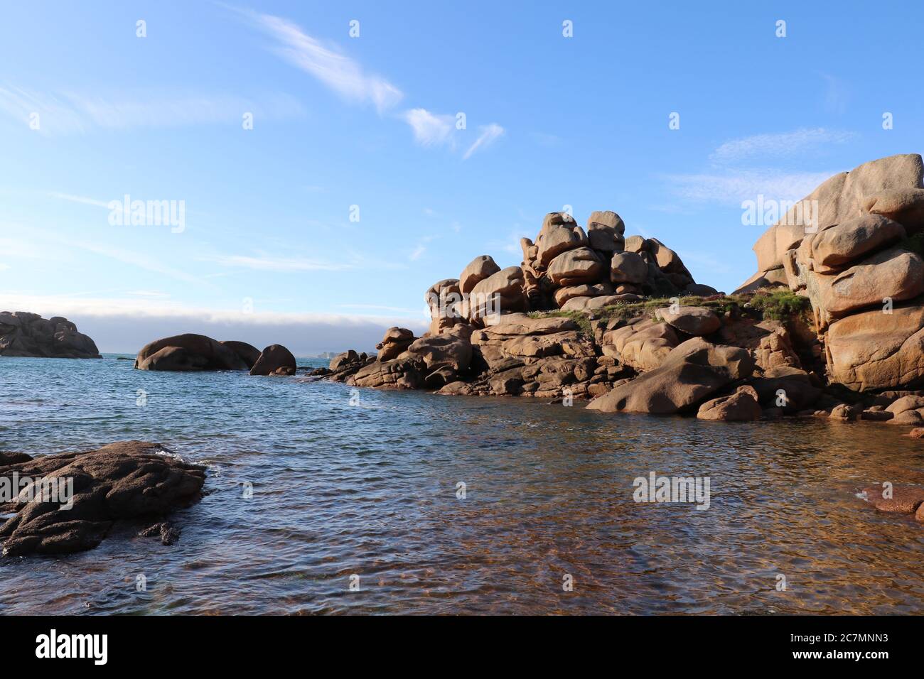 the-c-te-de-granit-rose-or-pink-granite-coast-france-stock-photo-alamy