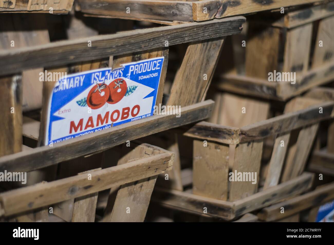 LAS PALMAS DE GRAN CANARIA, SPAIN - Jun 11, 2020: Cajas de tomates antiguas de Maderas Stock Photo
