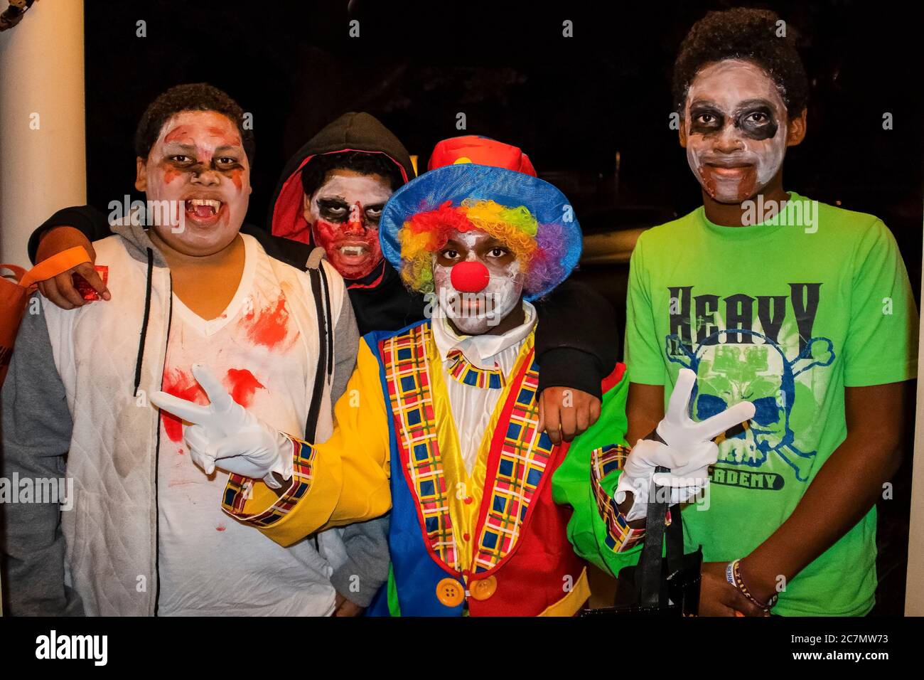 10 31 17 Tulsa Usa Four African American Boys In Zombie Face Paint And One Dressed Like A Clown Giving Two Peace Signs Trick Or Treat On Halloween Stock Photo Alamy 10 31 17 Tulsa Usa Four African American Boys In Zombie Face Paint And One Dressed Like A Clown Giving Two Peace Signs Trick Or Treat On Halloween Stock Photo Alamy