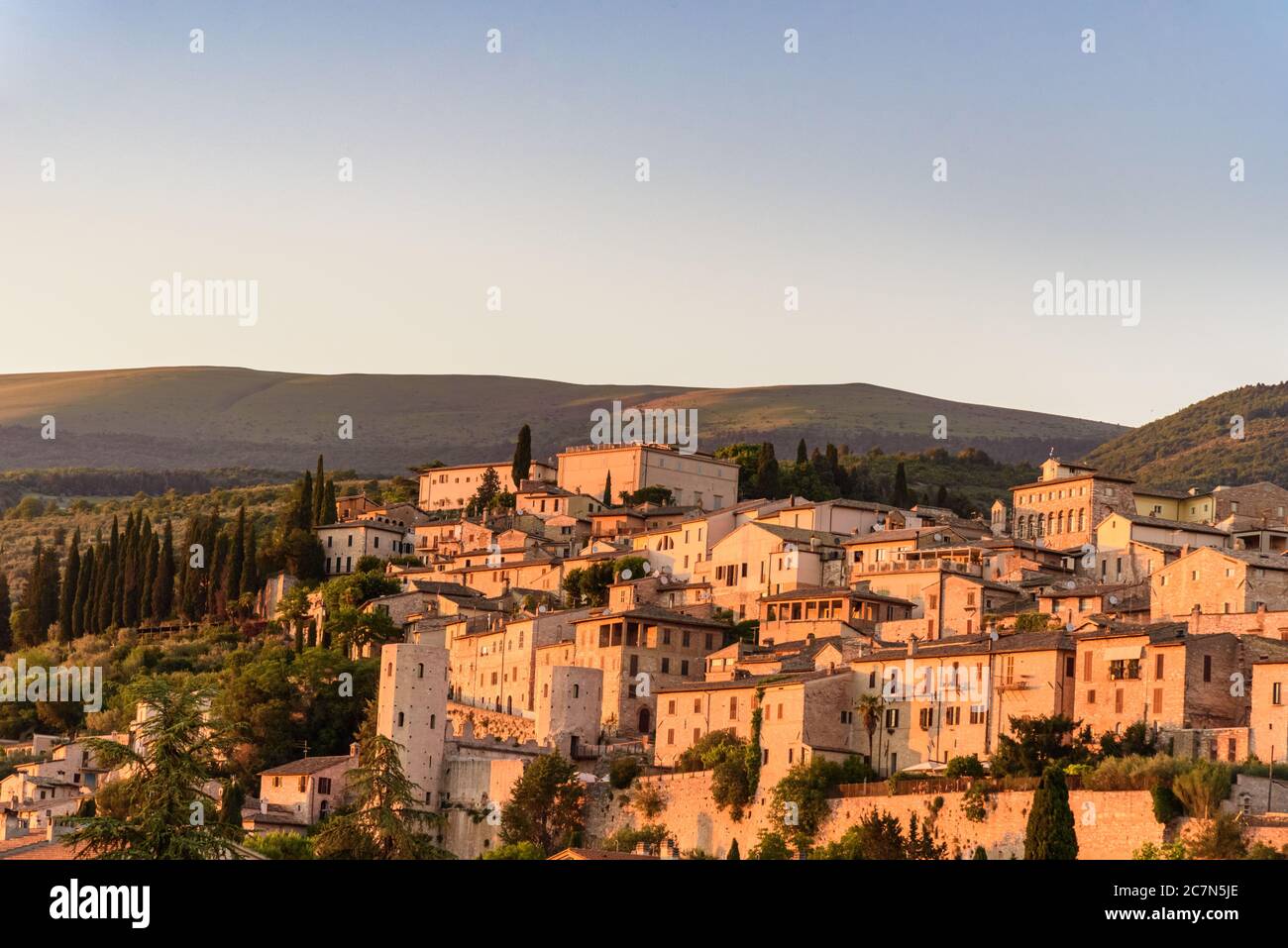 Ancient medieval hill town hi-res stock photography and images - Alamy