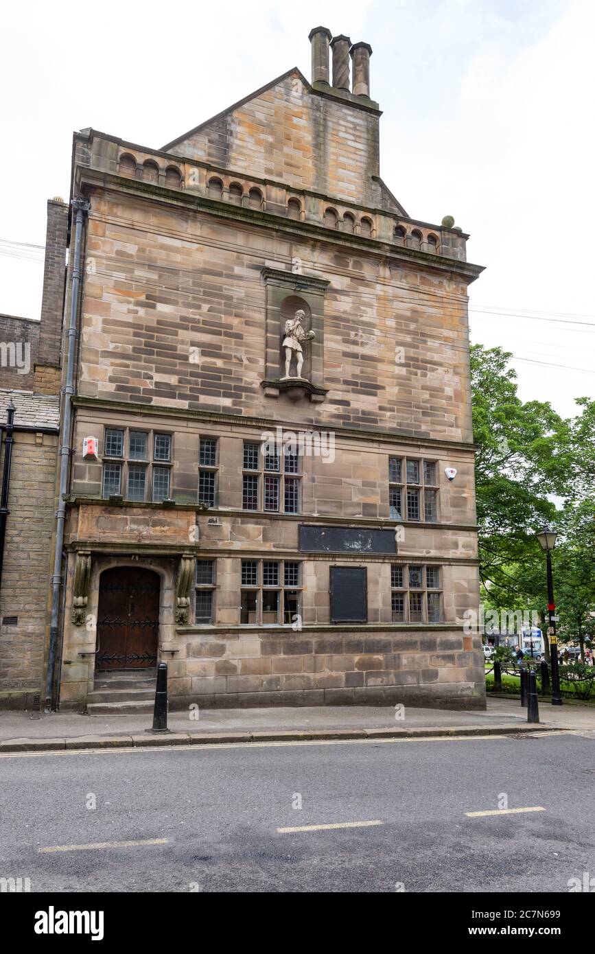 Glossop town centre hires stock photography and images Alamy