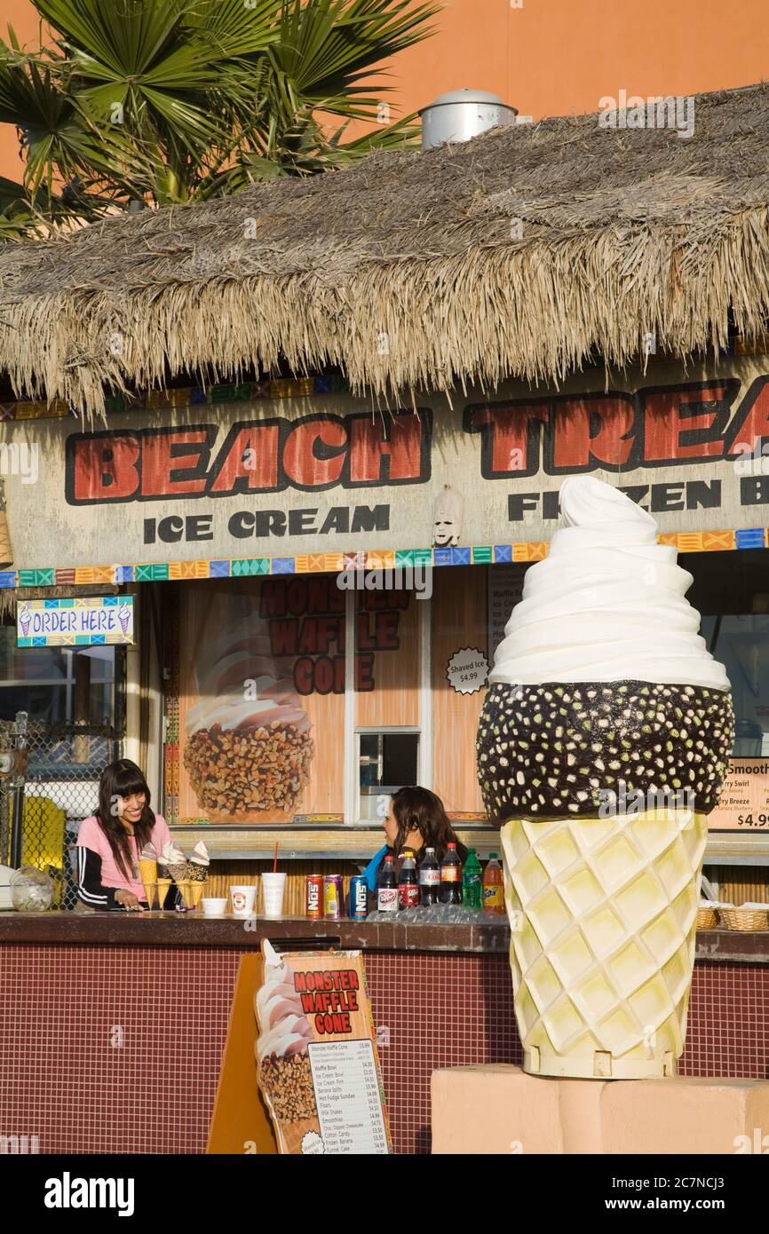 Ice cream shop on Mission Beach, San Diego, California, USA Stock Photo