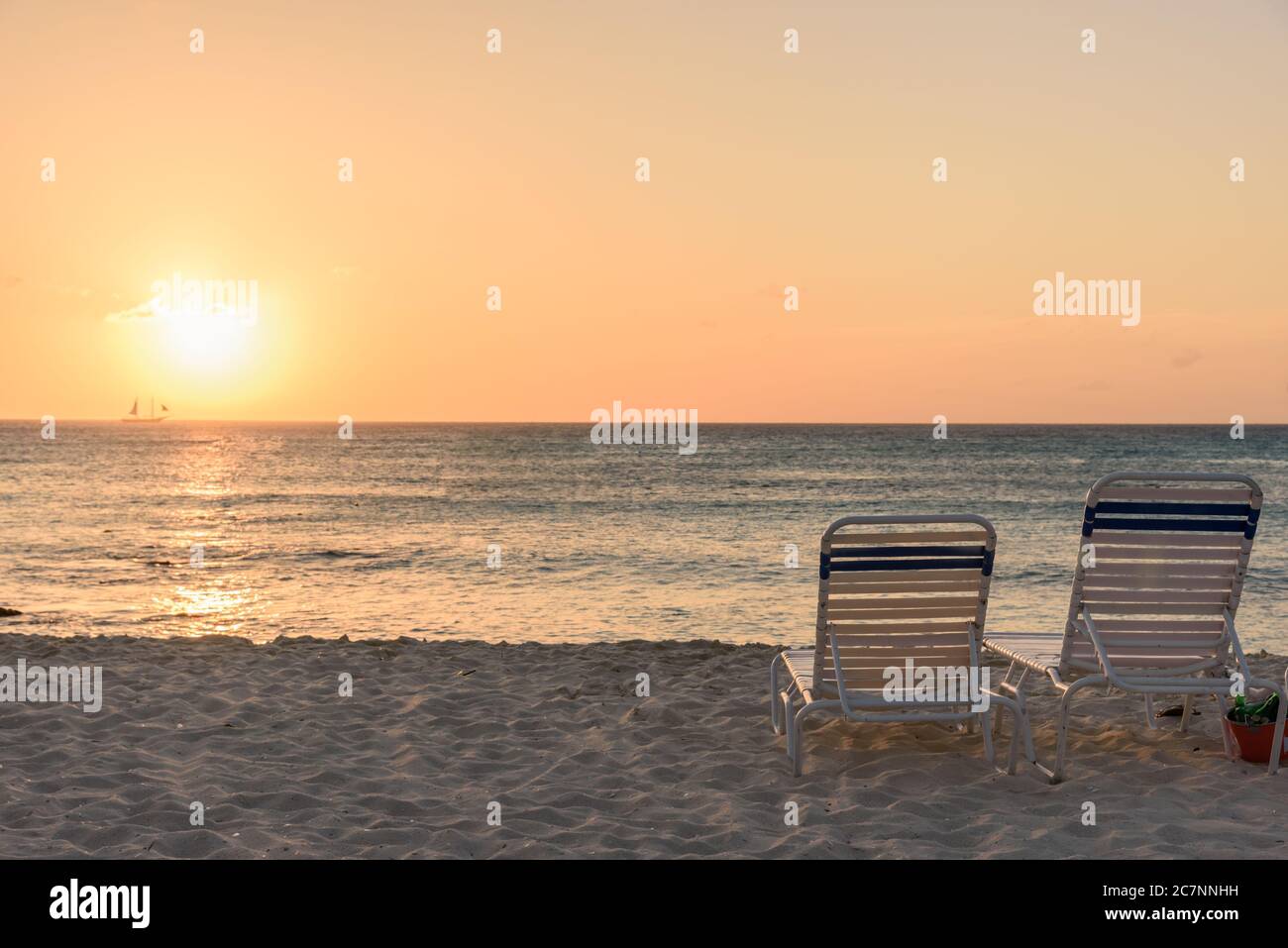 Beatiful sunset beach hi-res stock photography and images - Alamy