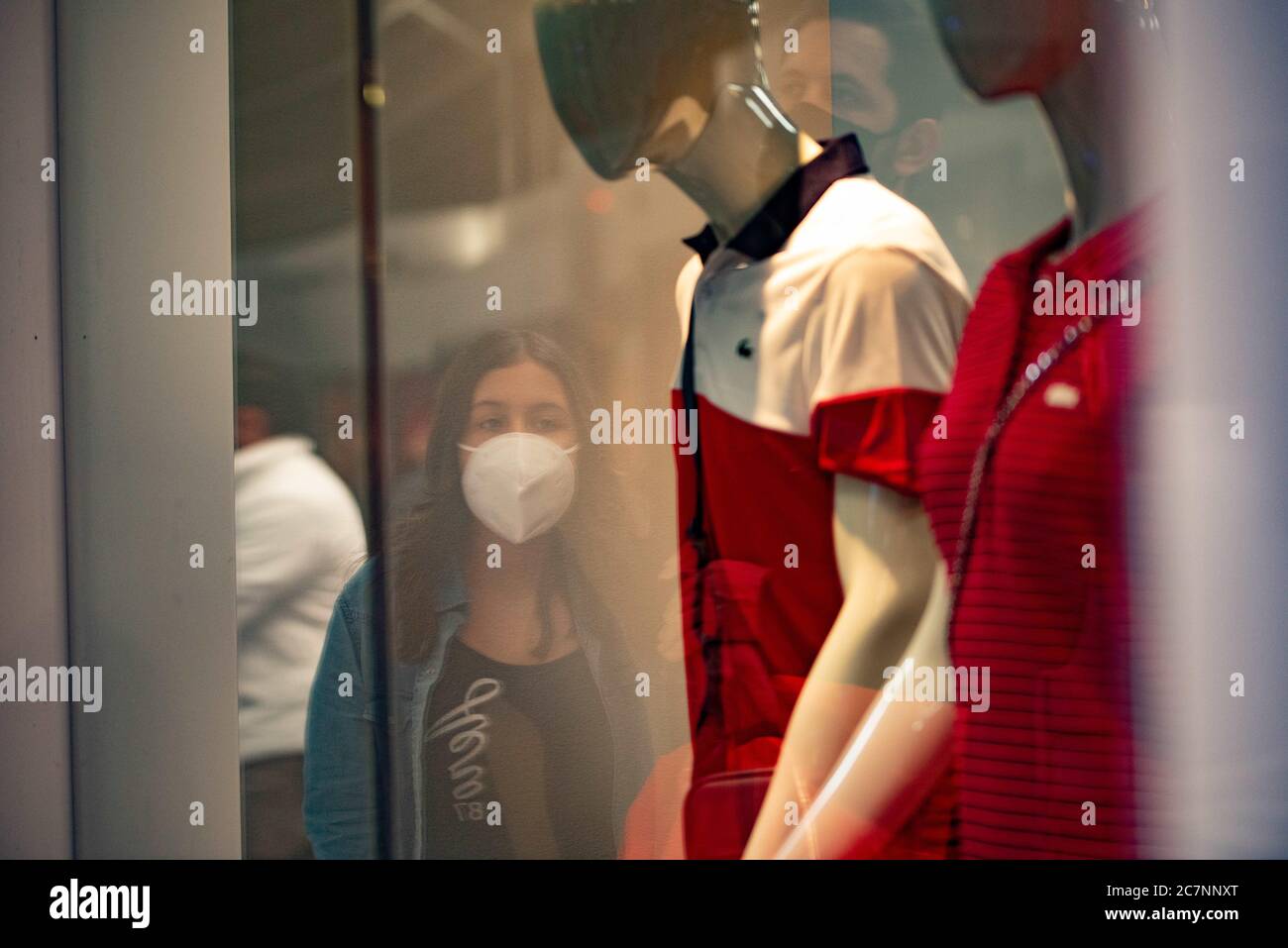 Sunrise, Florida, USA. 18th July, 2020. People shop at Sawgrass Mills Mall in Florida despite record high number of new Covid-19 cases in the state this week Credit: Orit Ben-Ezzer/ZUMA Wire/Alamy Live News Stock Photo