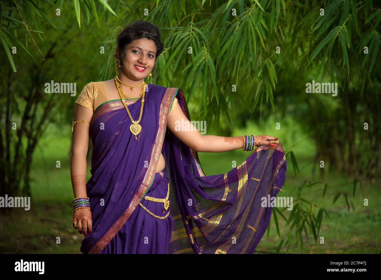 Indian Beautiful Young Girl Traditional Saree Stock Photo 1108894898 |  Shutterstock