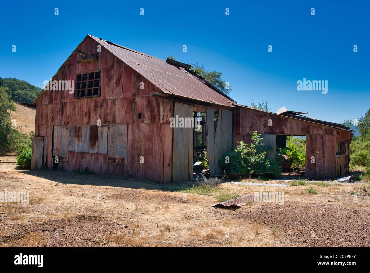 Corrugated sheet metal barn used in Mercury Mining at Almaden Quicksilver County Park Stock Photo