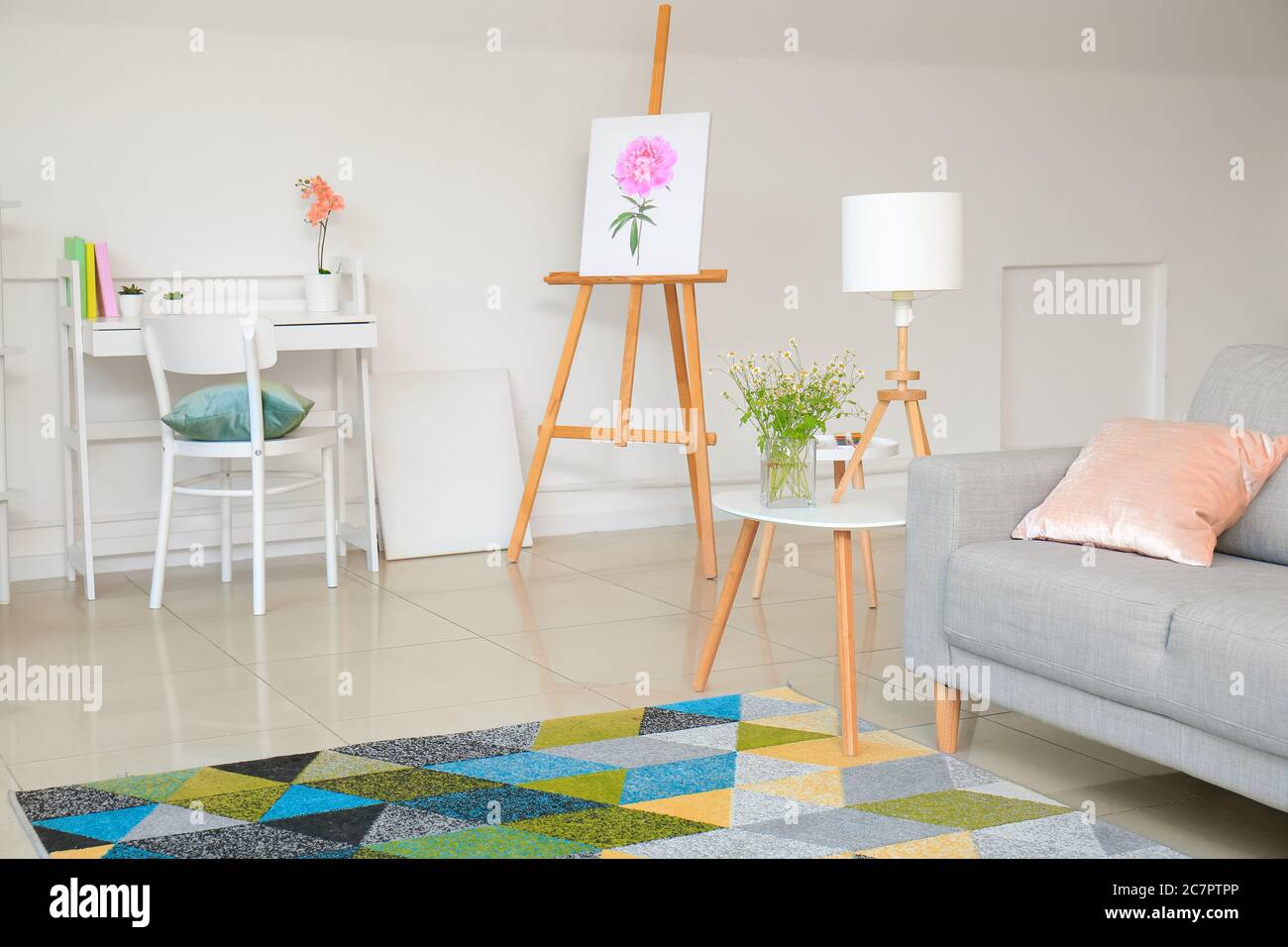 Interior of modern stylish living room Stock Photo - Alamy
