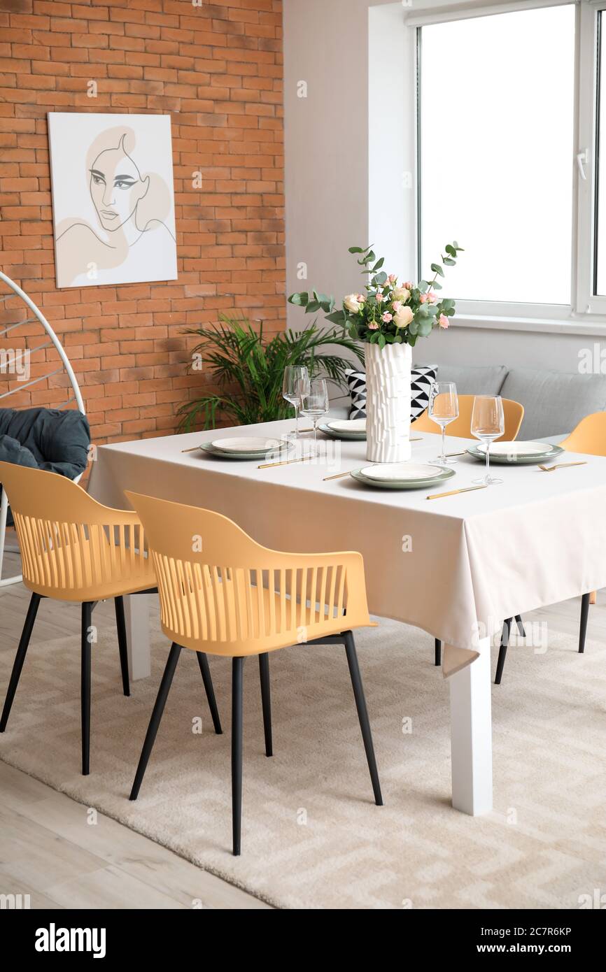 Interior of modern stylish dining room Stock Photo - Alamy