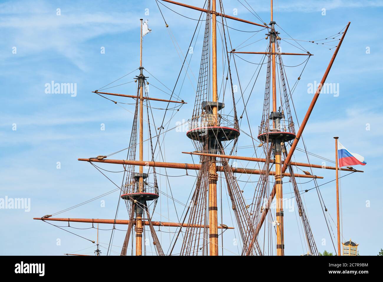 Sailing mast of ship. Sailing vessel main topgallant mast with crows nest.  Old frigate warship Stock Photo - Alamy